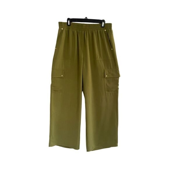 Micheal Kors - Cargo Pants Size: Large           Color: Smoky Olive - Picture 3 of 8